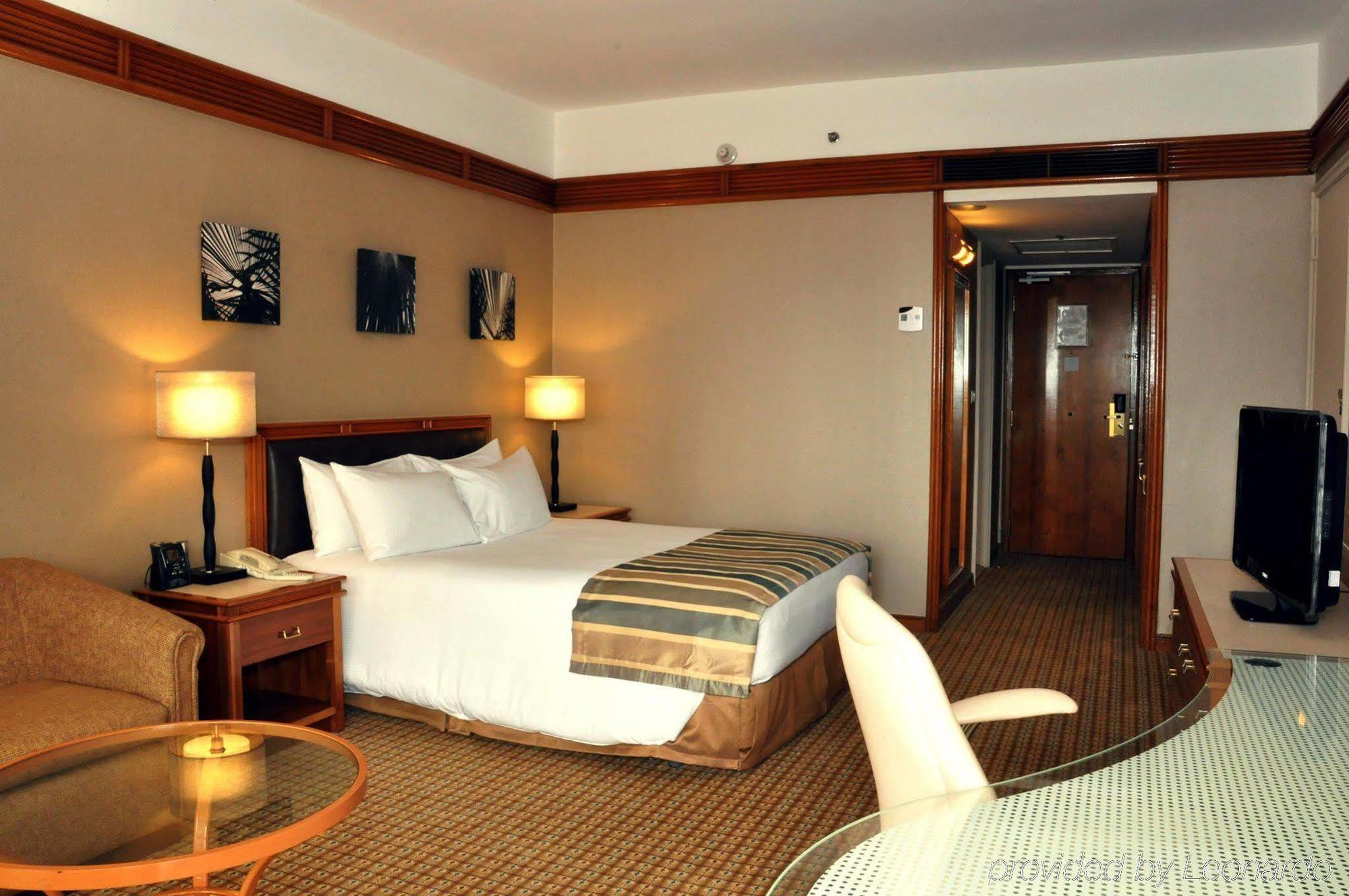 Hilton Yaounde Hotel Exterior photo