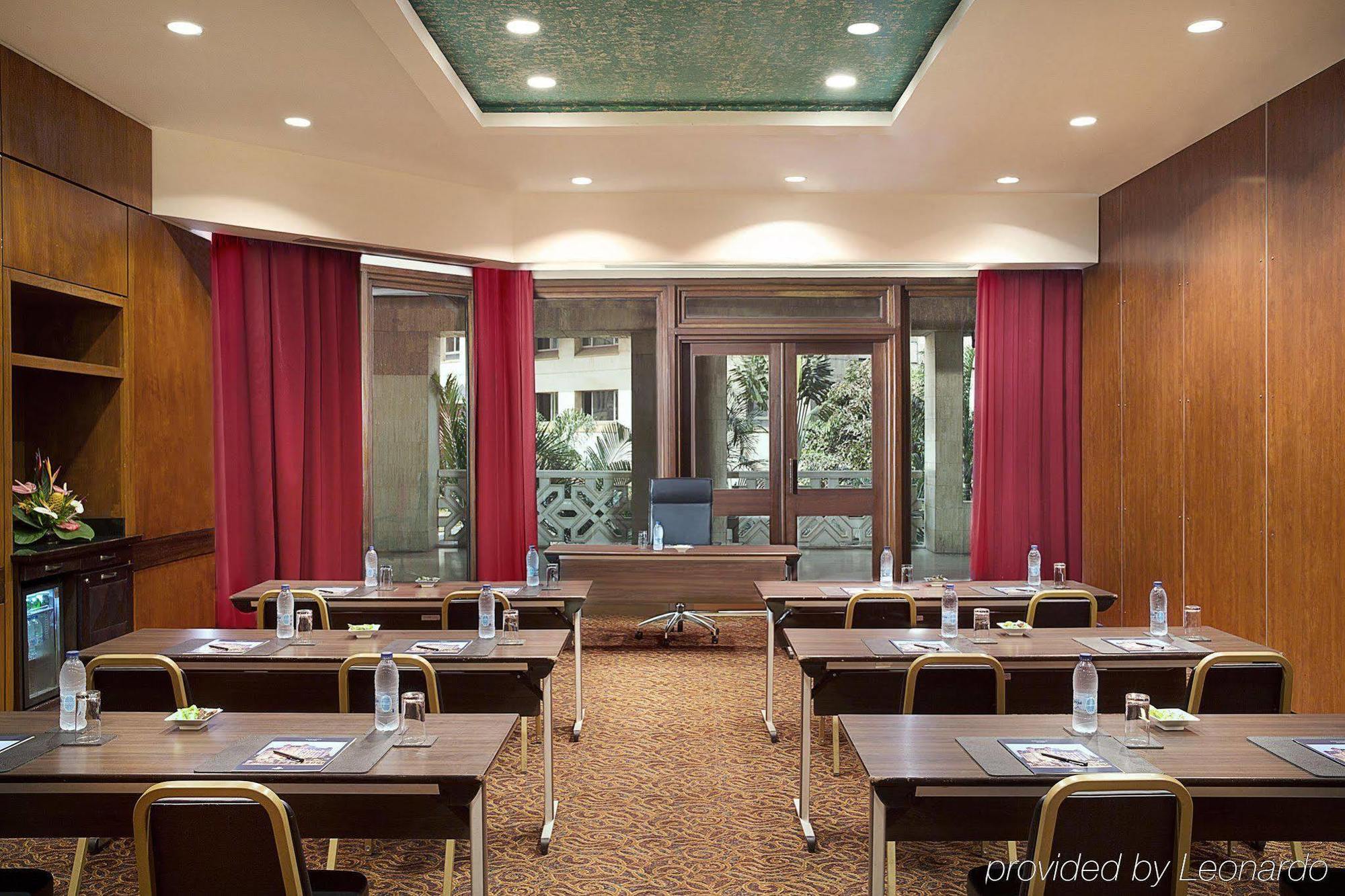 Hilton Yaounde Hotel Exterior photo